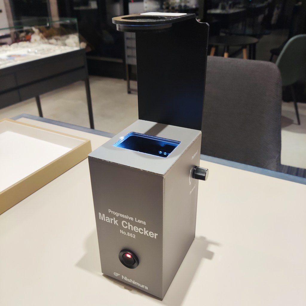 レンズチェッカー
